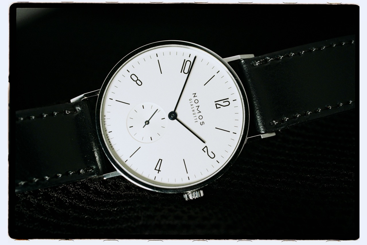 Nomos Tangente