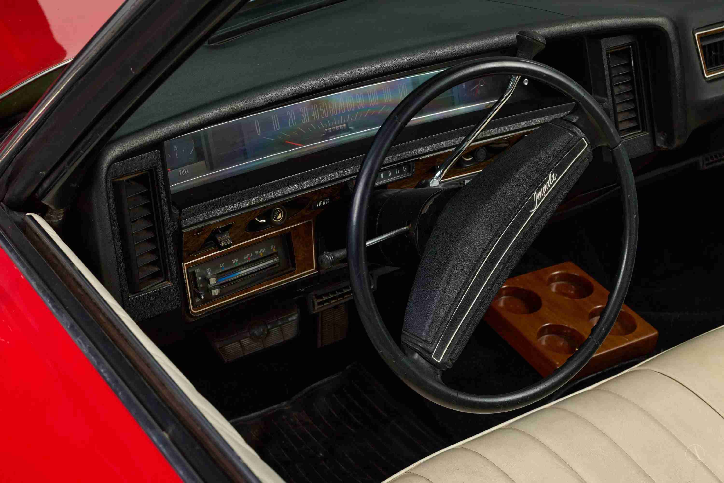 Steering wheel of the Red Shark