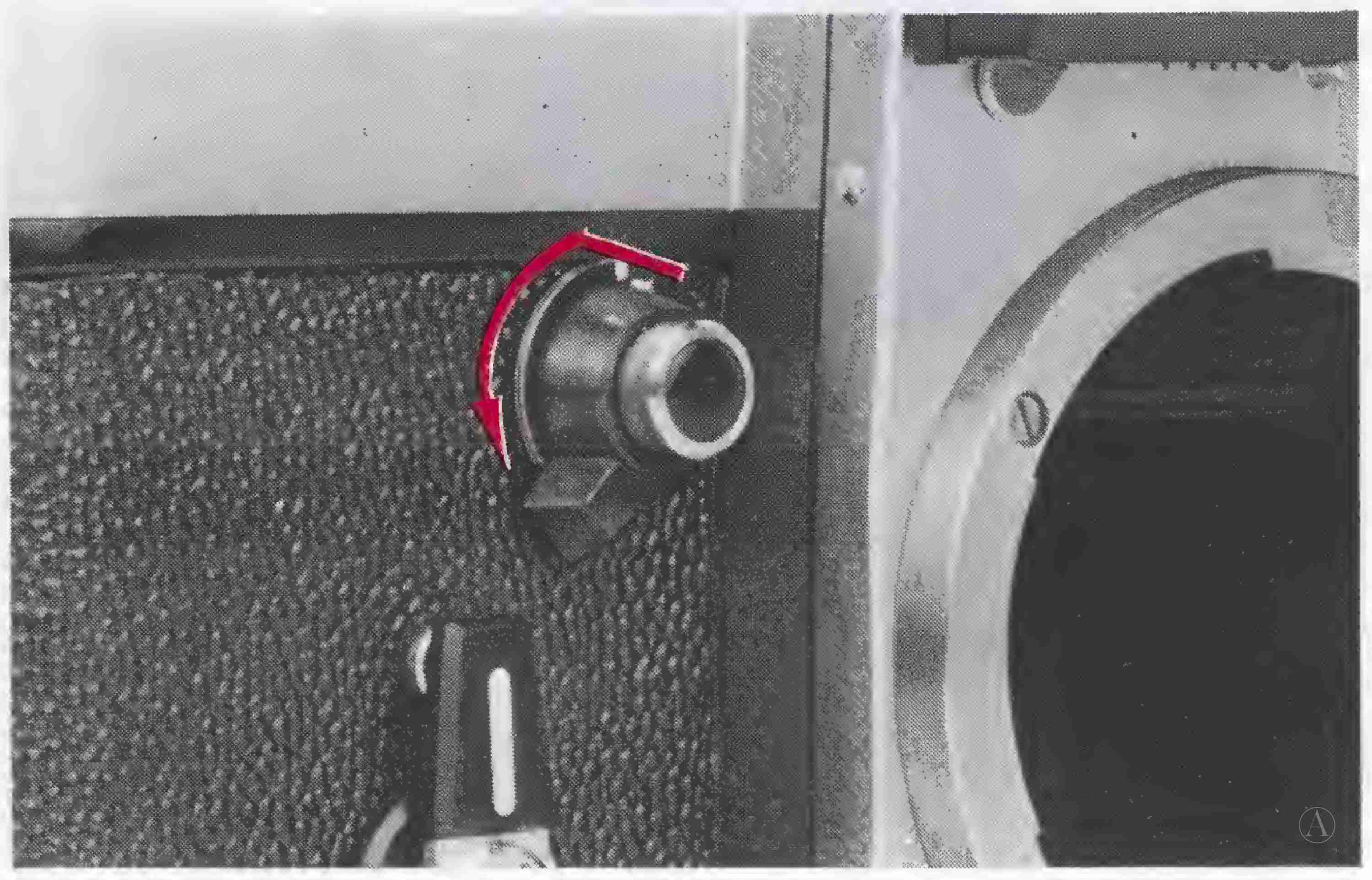 Diagram showing how to use the mirror-lock up function.